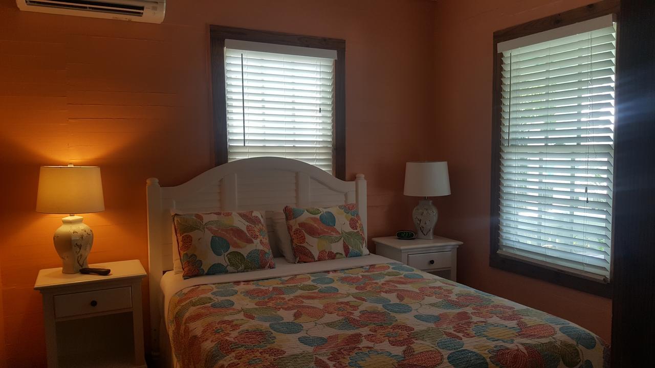 Courtney'S Place Historic Cottages & Inns คีย์เวสต์ ภายนอก รูปภาพ